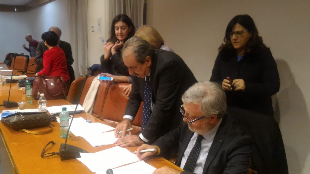 Firmato il contratto dirigenti. Turi: la specificità paga.