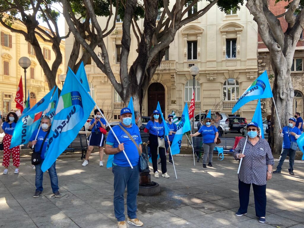 8 GIUGNO – sciopero generale della scuola – le immagini dalle città