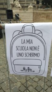 Immagine della galleria: UIL: bisogna smettere di investire sulle COSE e scegliere di investire sulle PERSONE