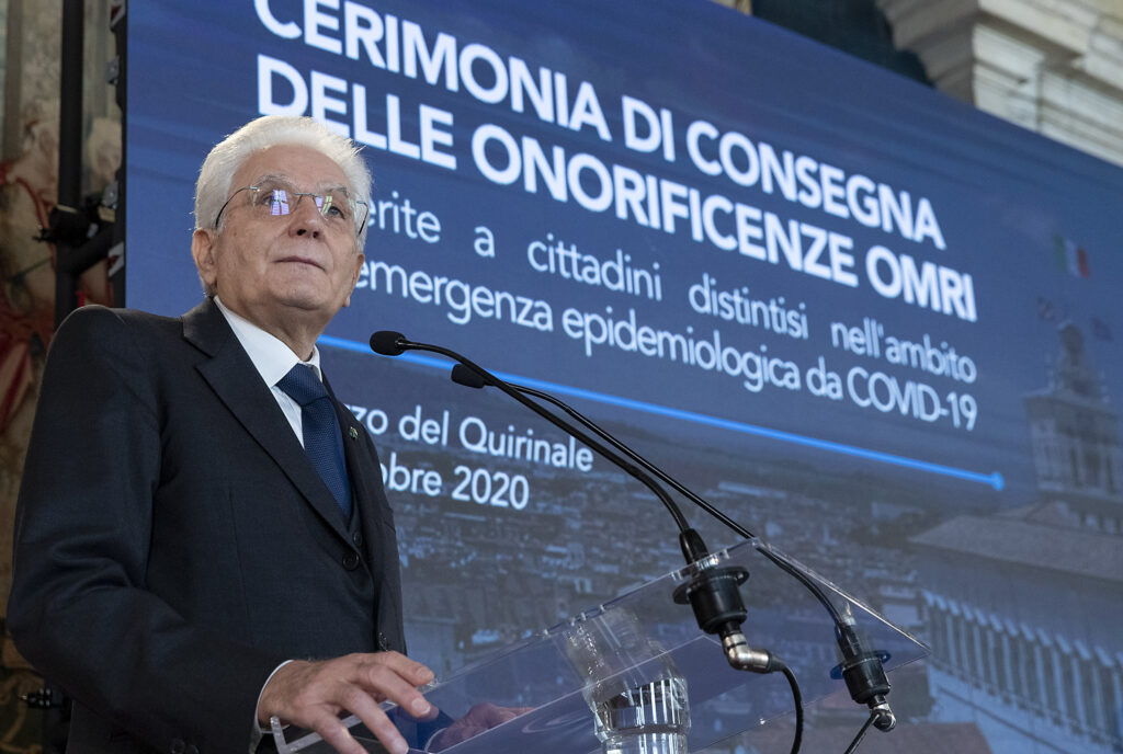 Il Presidente Mattarella ha consegnato le Onorificenze di Cavaliere dell’OMRI a cittadini che si sono distinti nell’emergenza del COVID -19