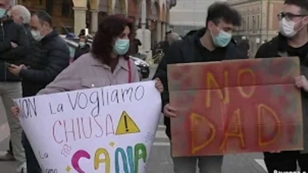 La protesta gentile degli studenti dimostra che la scuola c’è ed è viva.