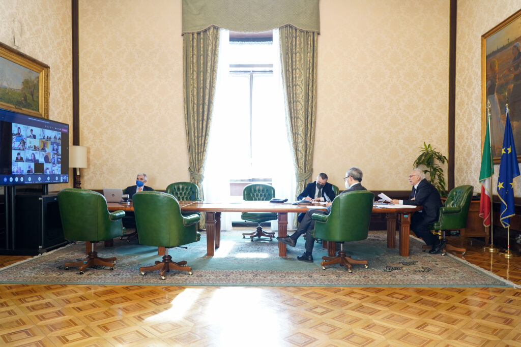 Lavorare da subito per una ripresa in sicurezza e per un regolare avvio del prossimo anno scolastico.
