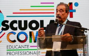 precari