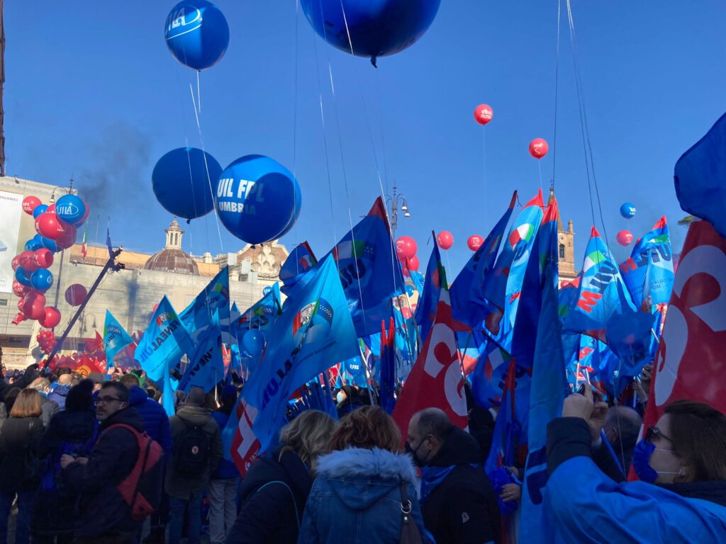 Lo sciopero generale del 16 dicembre: le immagini dalle piazze d’Italia