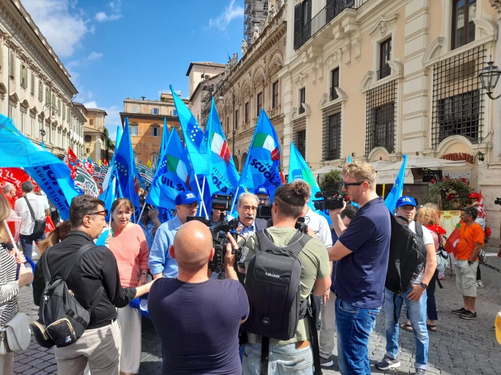 30 MAGGIO 2022 – SCIOPERO NAZIONALE DELLA SCUOLA: le immagini della protesta