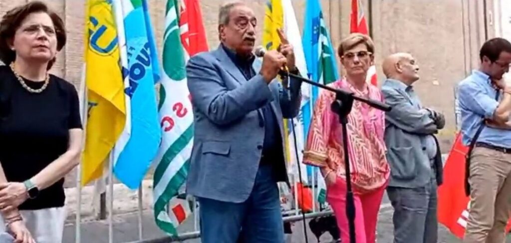 Turi: “Lo Stato non deve chiedere più nulla alla scuola ma risarcirla. Non molliamo di un centimetro”