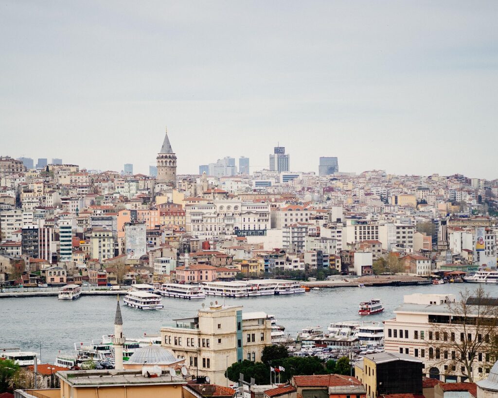 Istanbul: sciopero docenti locali mette a rischio anno scolastico, la Uil Scuola scrive ai ministri Tajani e Valditara