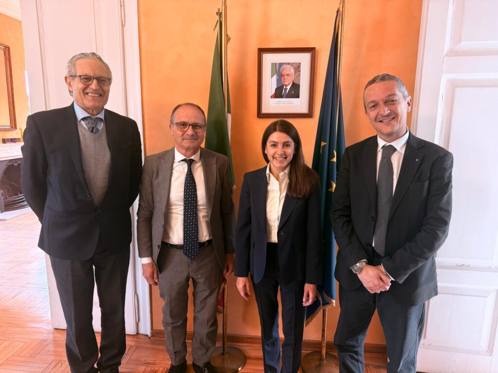 Uil Scuola visita il liceo statale italiano di Istanbul: “Tensioni crescenti, va ristabilito un clima di convivenza. Tajani e Valditara intervengano subito”