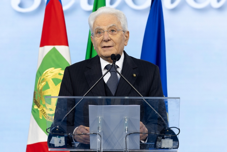 Mattarella: “La scuola è aperta a tutti. Aiuta a non formare ghetti, a non alzare barriere”